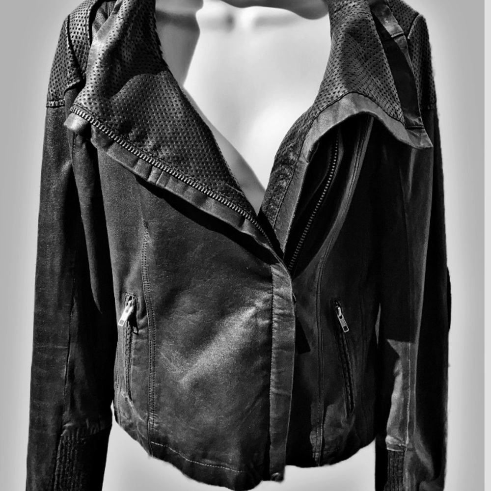 Women’s Mackage Black Matte Leather Moto, Biker Jacket Size SP - Fit 4 & 6